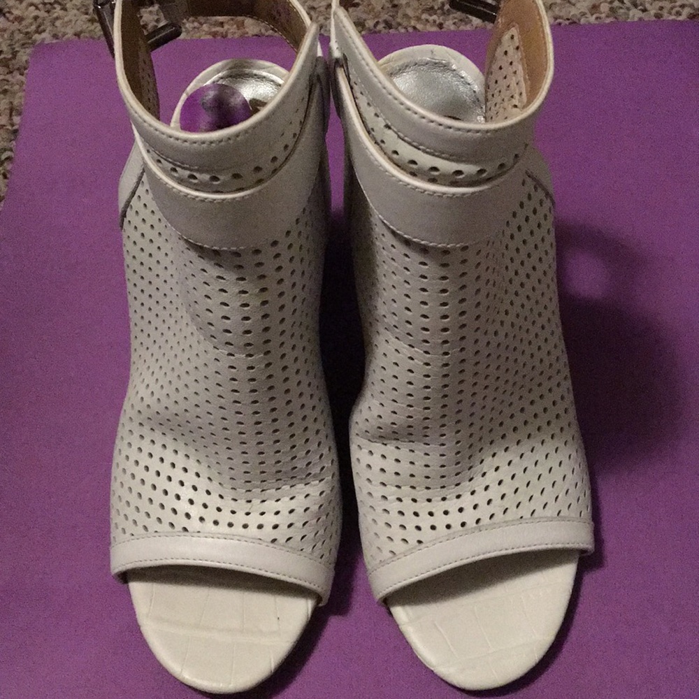 Sam Edelman like new open toe leather booties